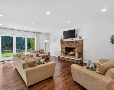 10521 Grandview Drive - Photo Thumbnail 18
