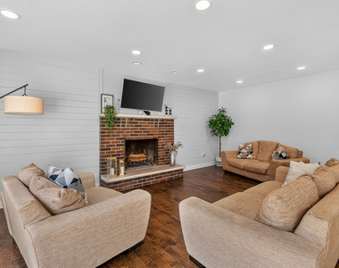 10521 Grandview Drive - Photo Thumbnail 17