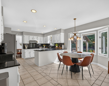 10521 Grandview Drive - Photo Thumbnail 13