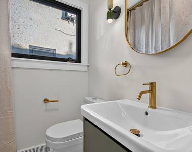 1622 Dempster Street - Photo Thumbnail 17