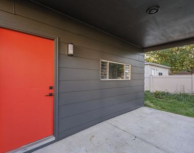 1622 Dempster Street - Photo Thumbnail 33