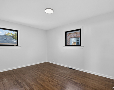 1622 Dempster Street - Photo Thumbnail 14