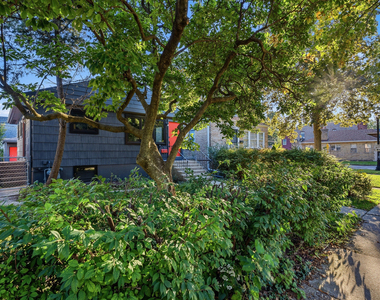 1622 Dempster Street - Photo Thumbnail 43