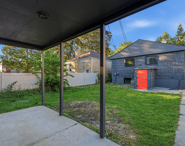 1622 Dempster Street - Photo Thumbnail 32