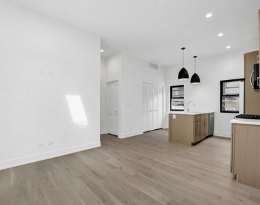 3641 N Wilton Avenue - Photo Thumbnail 8