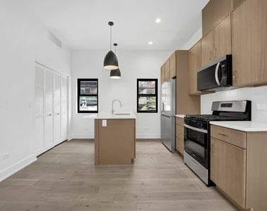 3641 N Wilton Avenue - Photo Thumbnail 4