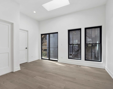 3641 N Wilton Avenue - Photo Thumbnail 6