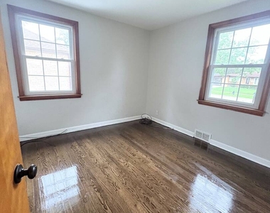 2508 S 11th Avenue - Photo Thumbnail 2