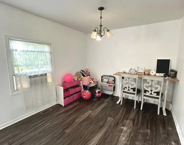 18017 Sayre Avenue - Photo Thumbnail 10