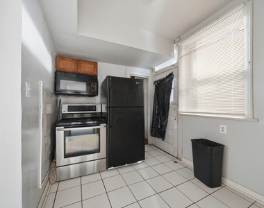 7913 S Laflin Street - Photo Thumbnail 13