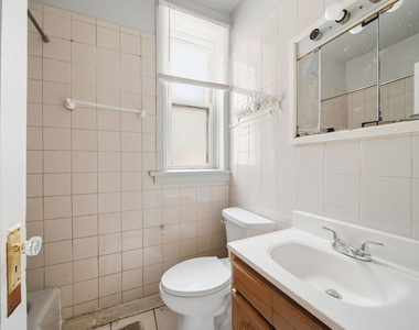 7913 S Laflin Street - Photo Thumbnail 14