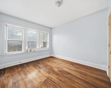7913 S Laflin Street - Photo Thumbnail 17