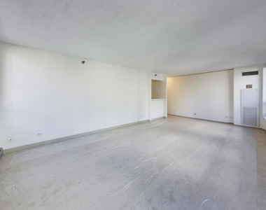 440 N Wabash Avenue - Photo Thumbnail 3