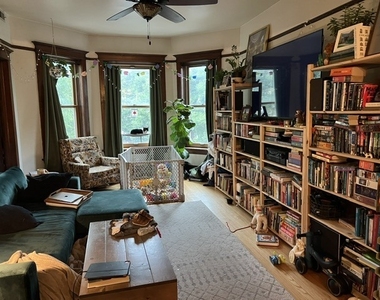 1341 W Eddy Street - Photo Thumbnail 12
