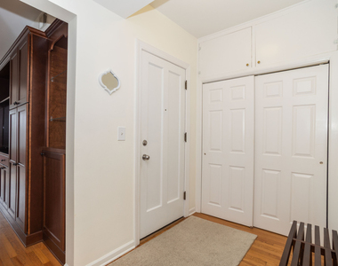 2734 W Argyle Street - Photo Thumbnail 7
