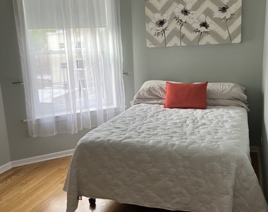 2734 W Argyle Street - Photo Thumbnail 12