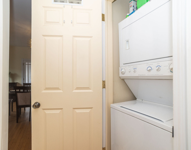 2734 W Argyle Street - Photo Thumbnail 15