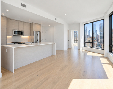 350 West 37th Street - Photo Thumbnail 4