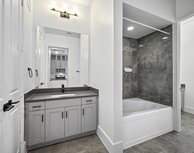 1508 Blodgett Street - Photo Thumbnail 15