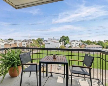 1508 Blodgett Street - Photo Thumbnail 12