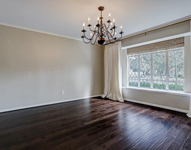 2202 Robinhood - Photo Thumbnail 2