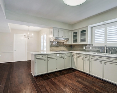 2202 Robinhood - Photo Thumbnail 6