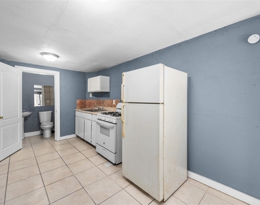 2631 Oakcliff Street - Photo Thumbnail 3
