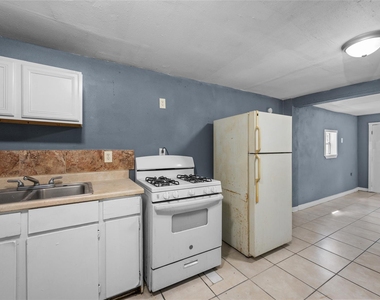 2631 Oakcliff Street - Photo Thumbnail 4