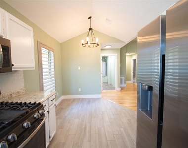 518 S Masonic Street - Photo Thumbnail 6