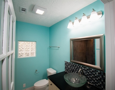 518 S Masonic Street - Photo Thumbnail 8