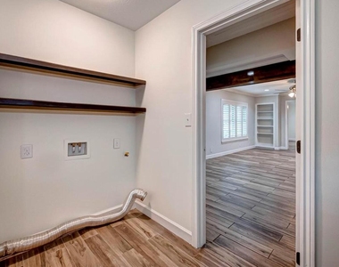 4026 Drummond Street - Photo Thumbnail 13