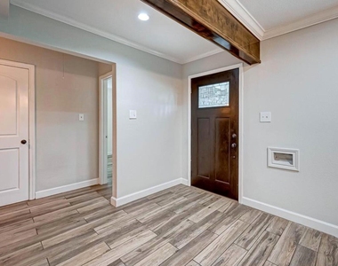 4026 Drummond Street - Photo Thumbnail 21