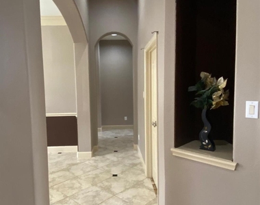 5219 Emerald Trace Court - Photo Thumbnail 7