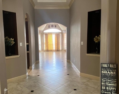 5219 Emerald Trace Court - Photo Thumbnail 4