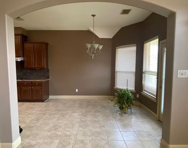 5219 Emerald Trace Court - Photo Thumbnail 10