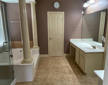 5219 Emerald Trace Court - Photo Thumbnail 21