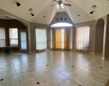 5219 Emerald Trace Court - Photo Thumbnail 8