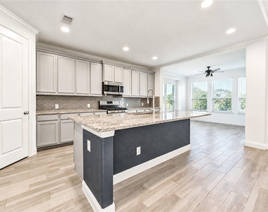 2207 Ginger Trail Lane - Photo Thumbnail 5