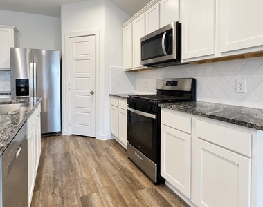 8707 Anacua Drive - Photo Thumbnail 4