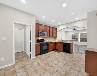 8806 Willow Wind Lane - Photo Thumbnail 22