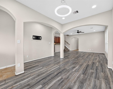 8806 Willow Wind Lane - Photo Thumbnail 26