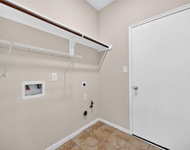 8806 Willow Wind Lane - Photo Thumbnail 24