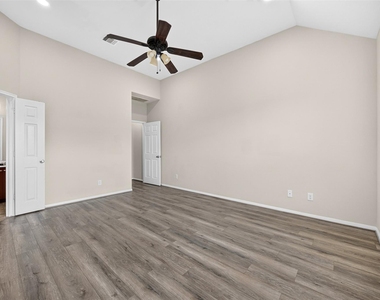 8806 Willow Wind Lane - Photo Thumbnail 28