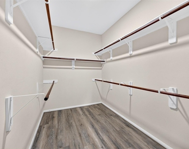 8806 Willow Wind Lane - Photo Thumbnail 31