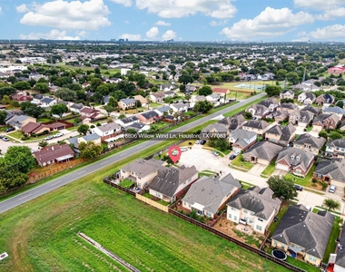 8806 Willow Wind Lane - Photo Thumbnail 10