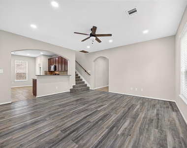 8806 Willow Wind Lane - Photo Thumbnail 16