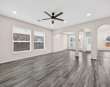 8806 Willow Wind Lane - Photo Thumbnail 15