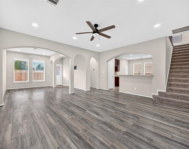 8806 Willow Wind Lane - Photo Thumbnail 17
