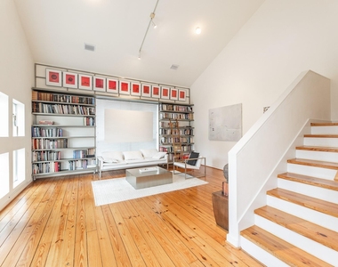 2714 Chenevert Street - Photo Thumbnail 9