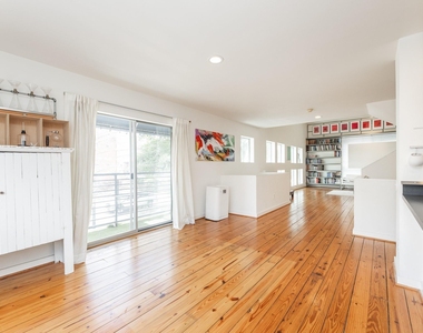 2714 Chenevert Street - Photo Thumbnail 17